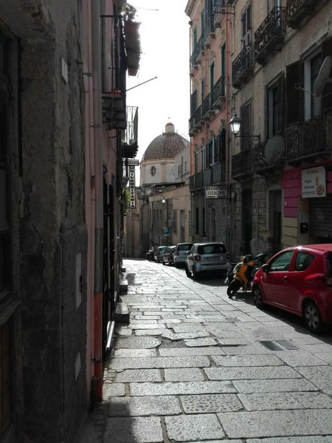 Апартаменты Al Centro Di Кальяри Экстерьер фото